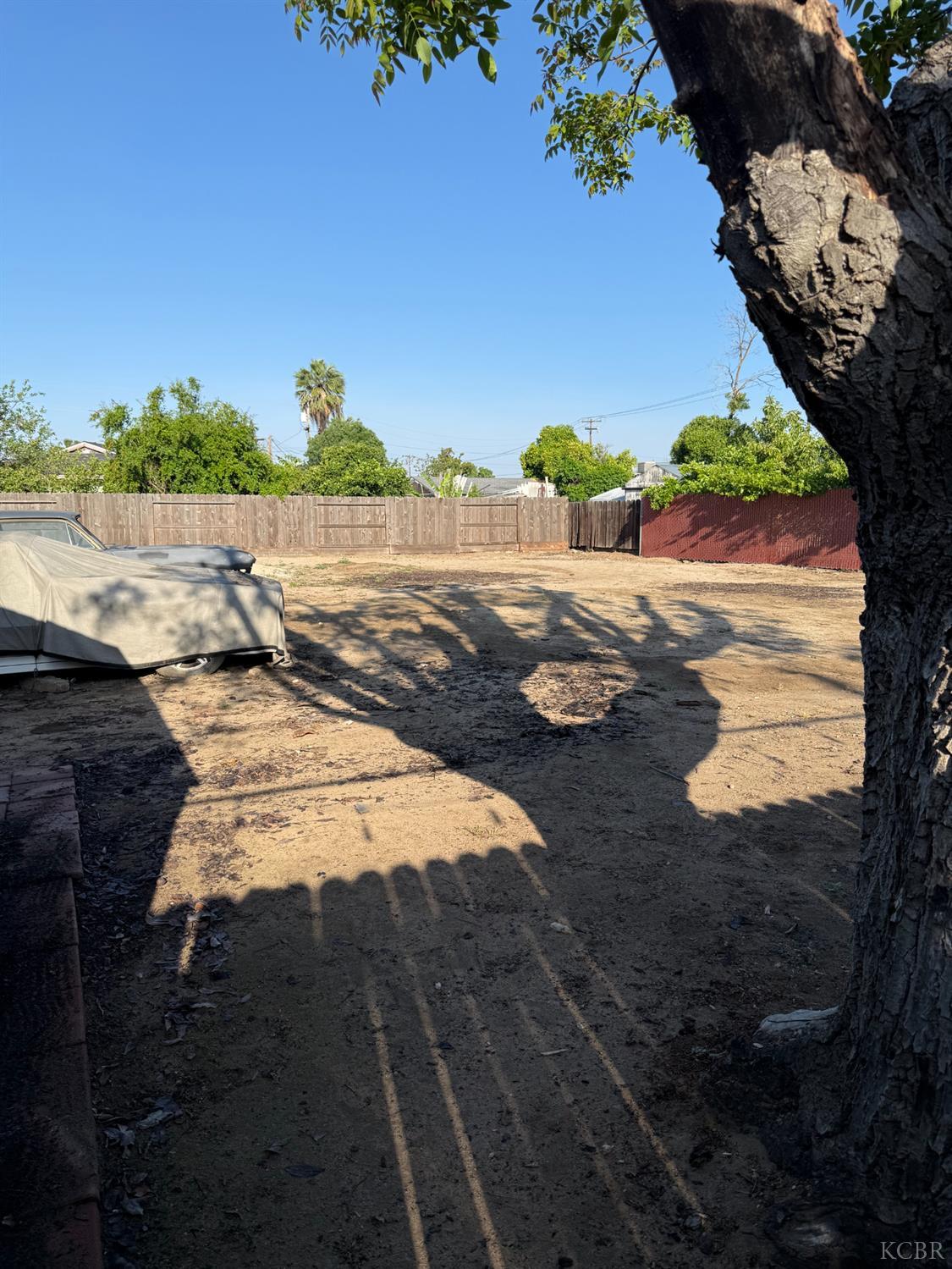 1463 Rowell, Fresno, CA 93703