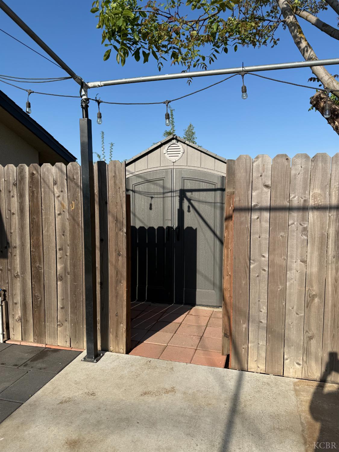 1463 Rowell, Fresno, CA 93703