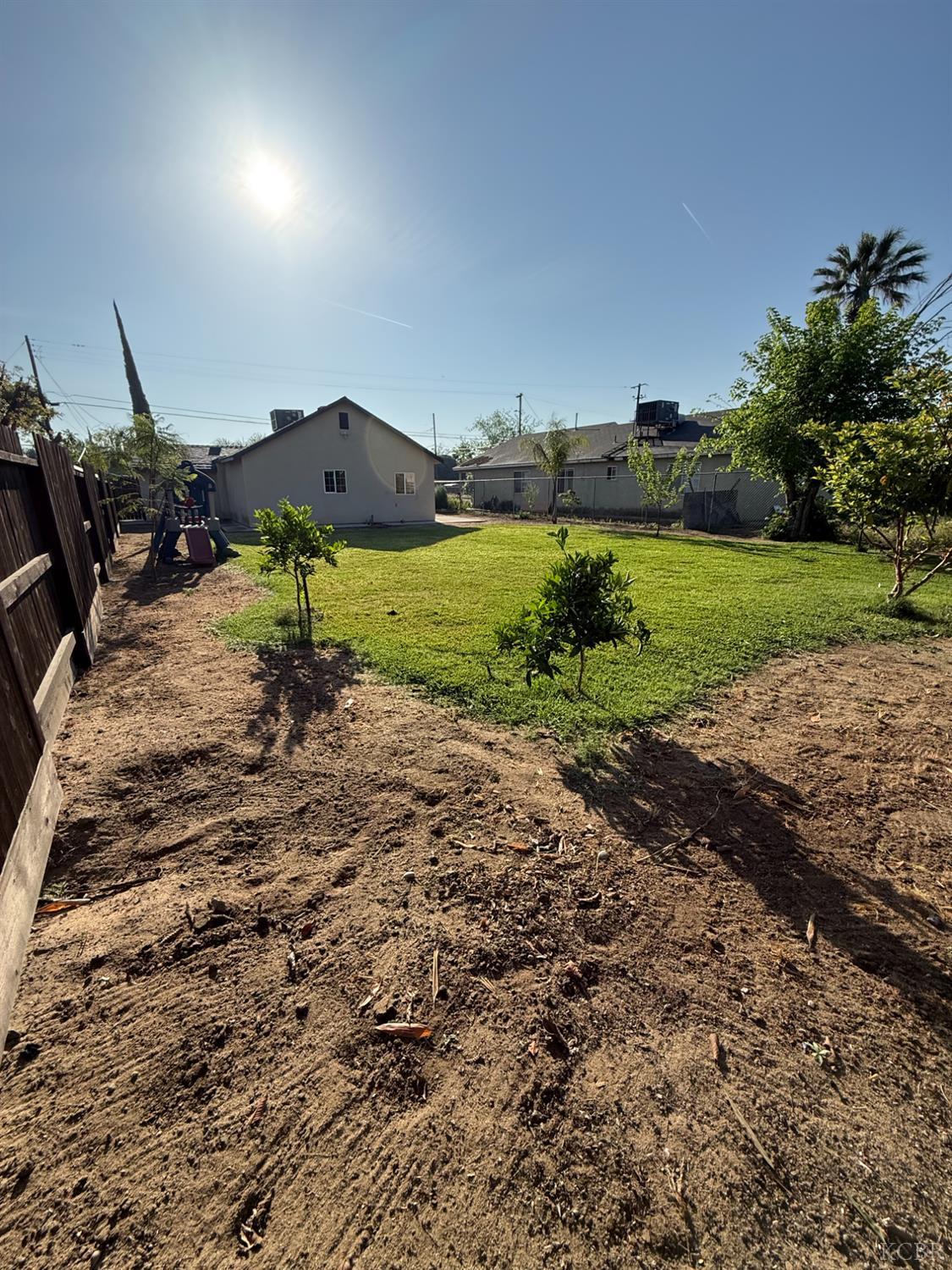 1463 Rowell, Fresno, CA 93703