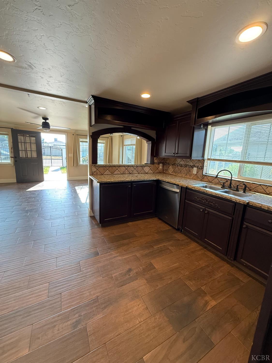 1463 Rowell, Fresno, CA 93703