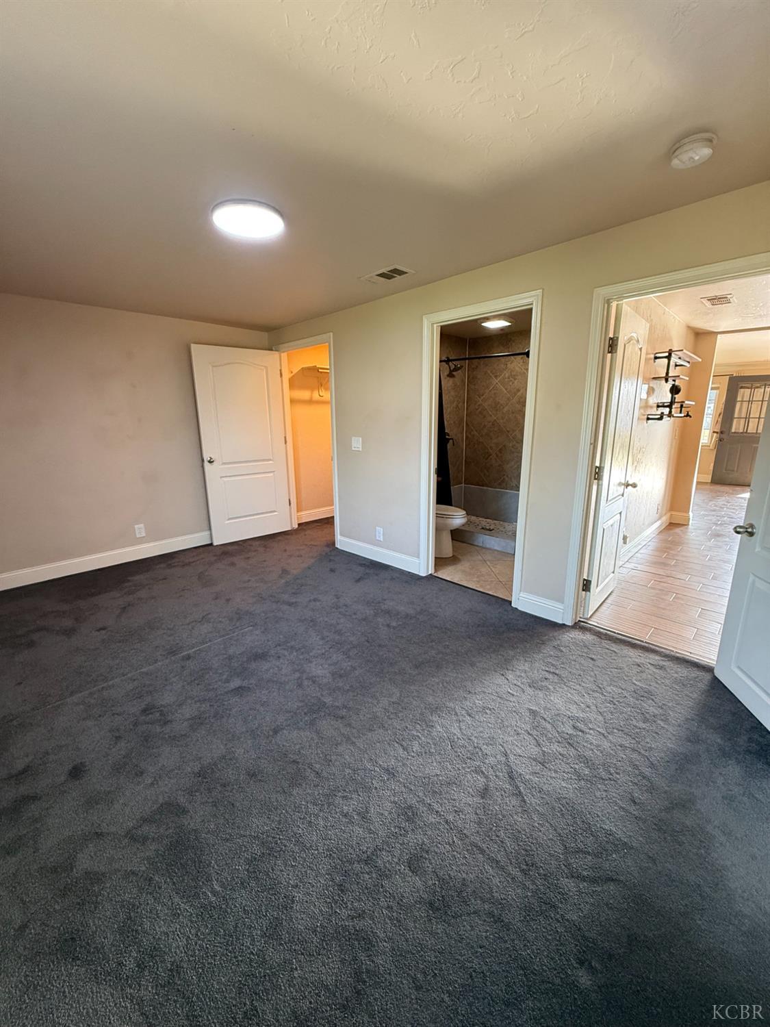 1463 Rowell, Fresno, CA 93703