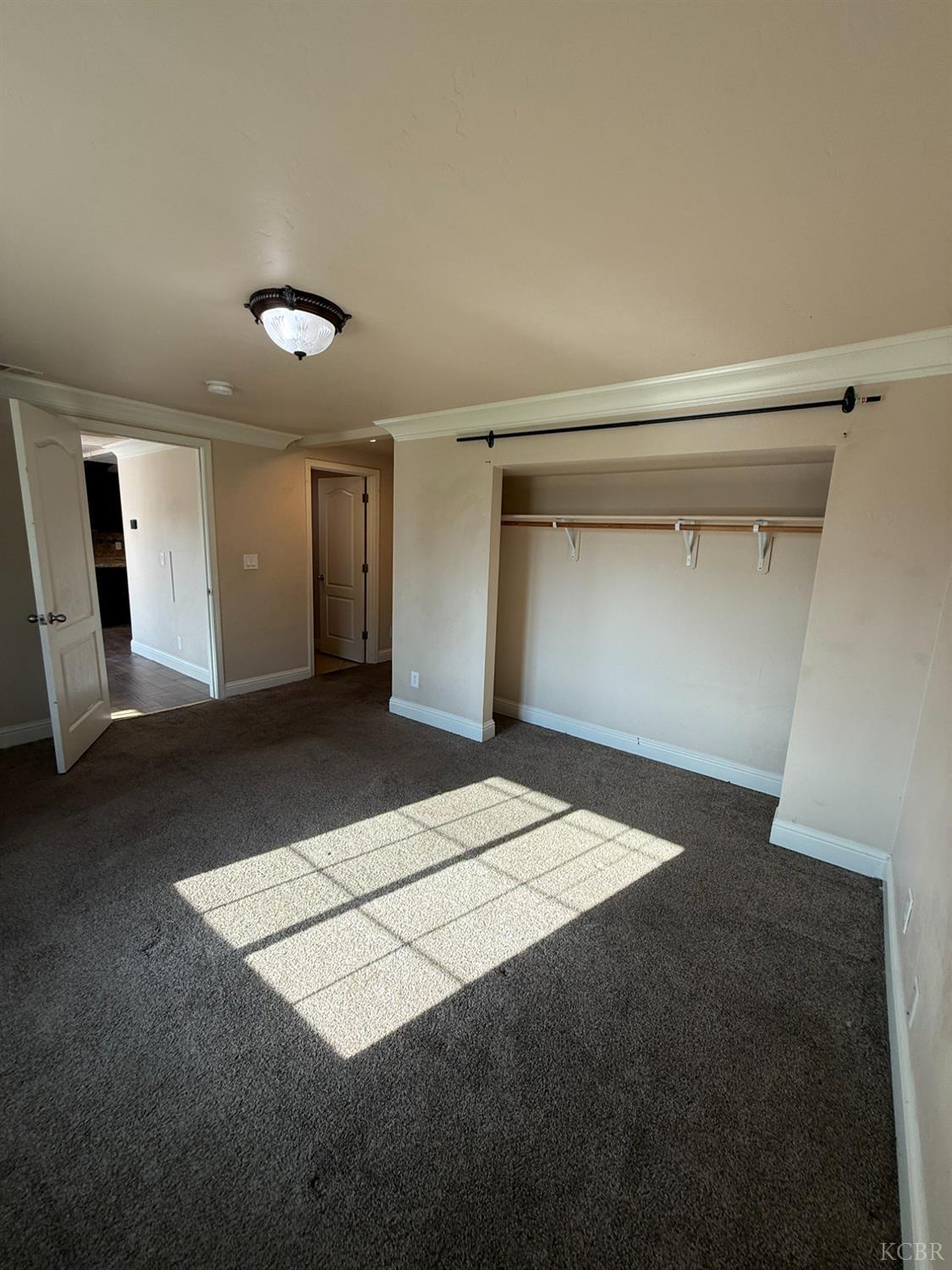 1463 Rowell, Fresno, CA 93703