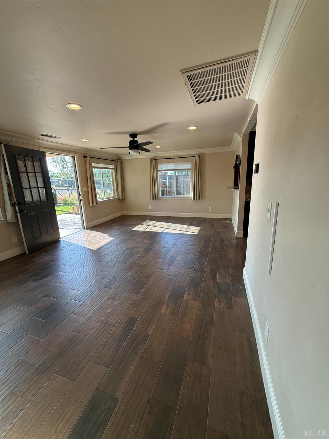 1463 Rowell, Fresno, CA 93703