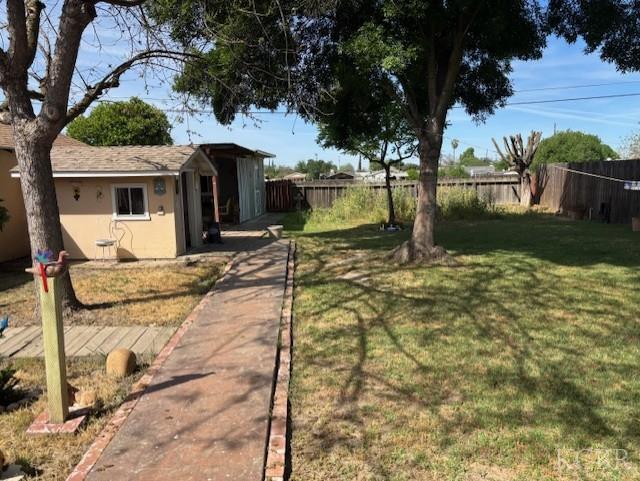 10846 Jensen St, Armona, CA 93202