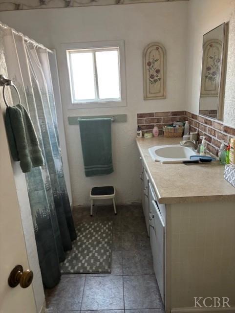 10846 Jensen St, Armona, CA 93202