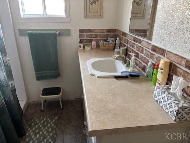 10846 Jensen St, Armona, CA 93202