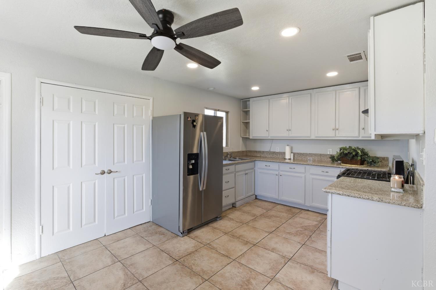 1229 S Anacapa Ave, Hanford, CA 93230