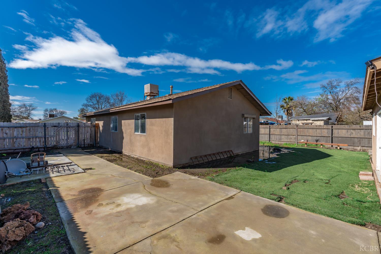 1229 S Anacapa Ave, Hanford, CA 93230