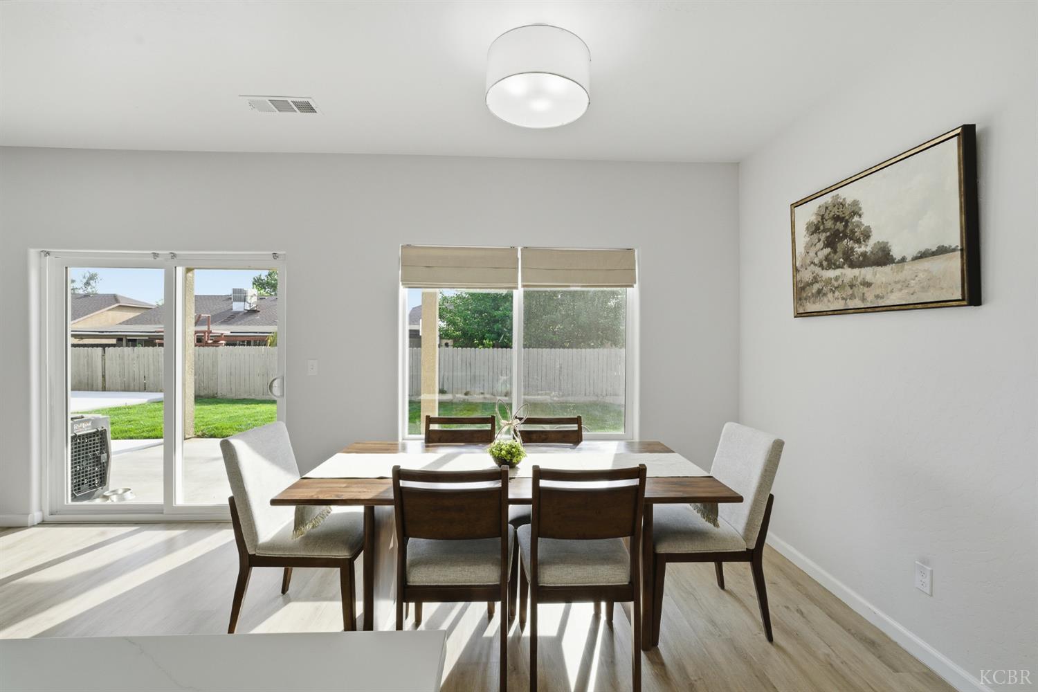 775 Kimball Ln, Hanford, CA 93230