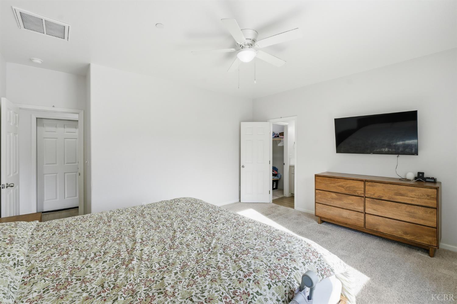 775 Kimball Ln, Hanford, CA 93230