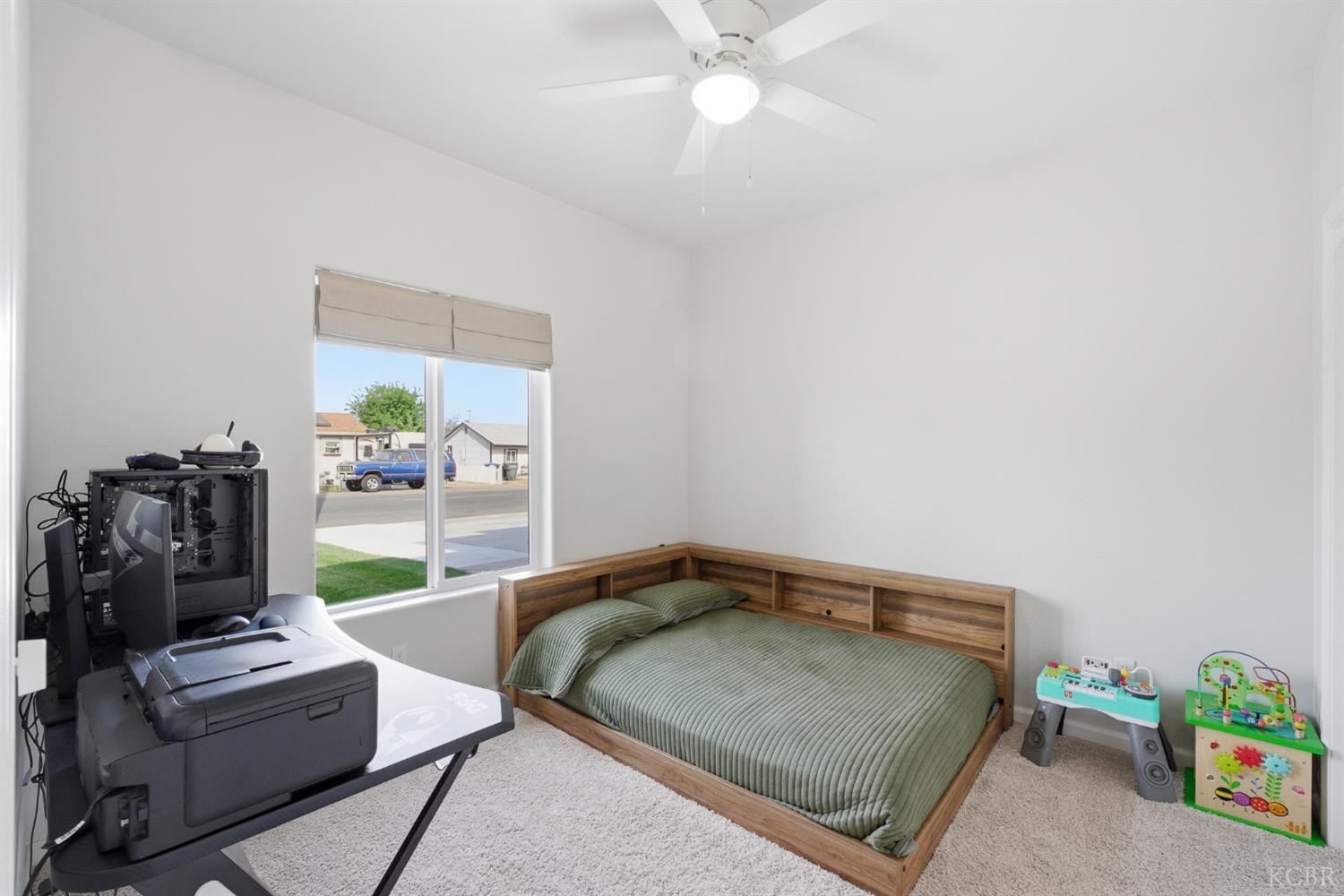 775 Kimball Ln, Hanford, CA 93230