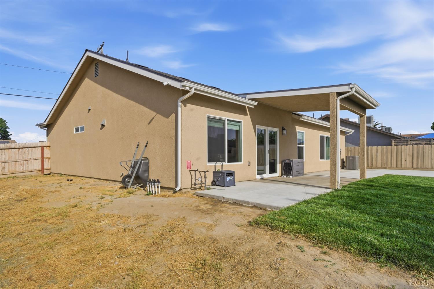 775 Kimball Ln, Hanford, CA 93230