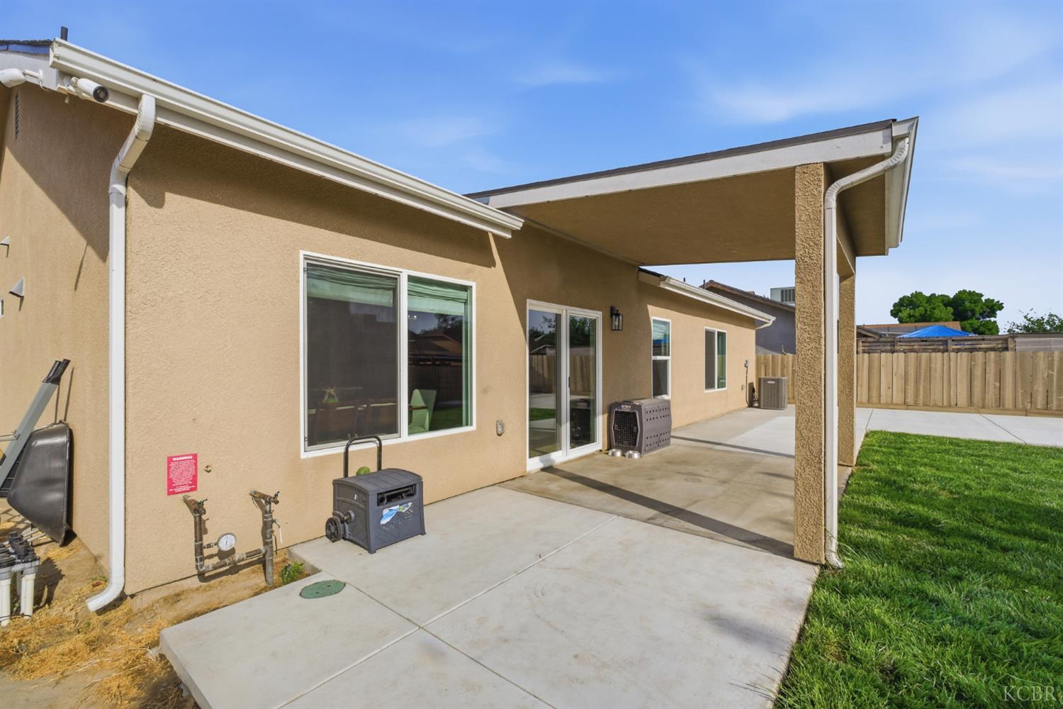 775 Kimball Ln, Hanford, CA 93230