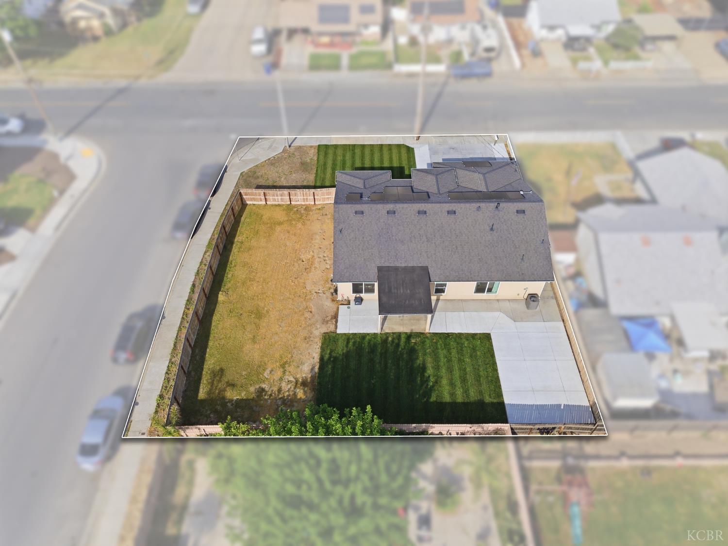 775 Kimball Ln, Hanford, CA 93230