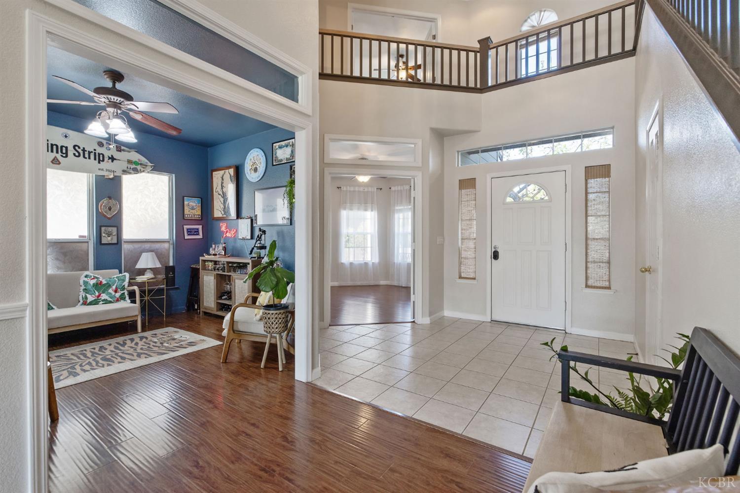 1007 W Saffron St, Hanford, CA 93230