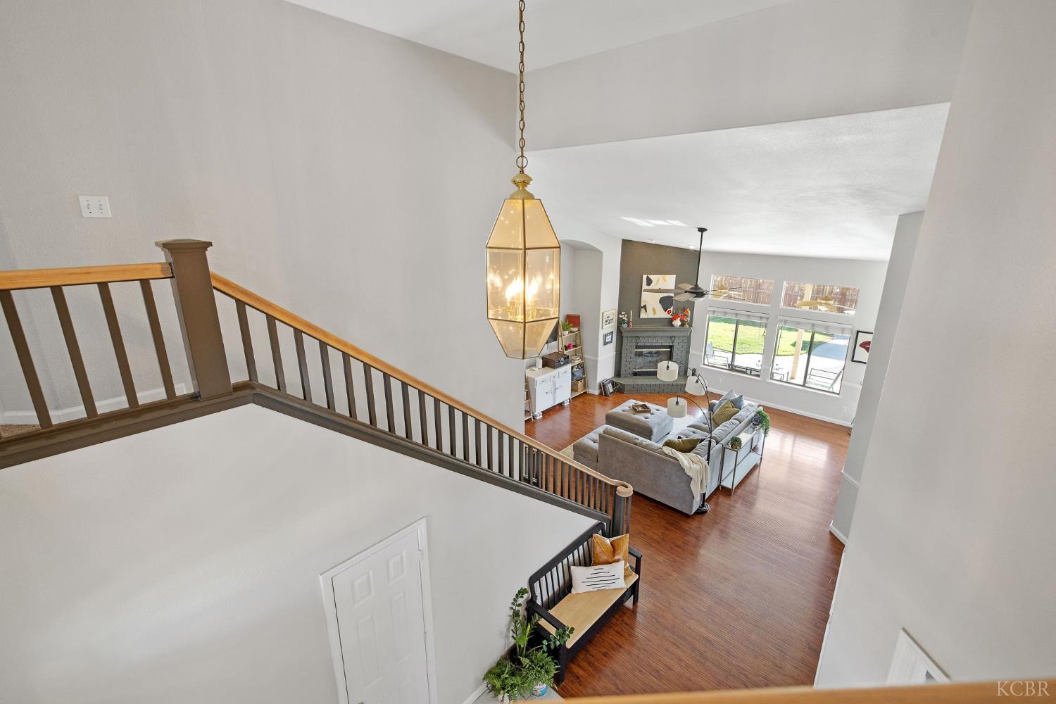 1007 W Saffron St, Hanford, CA 93230