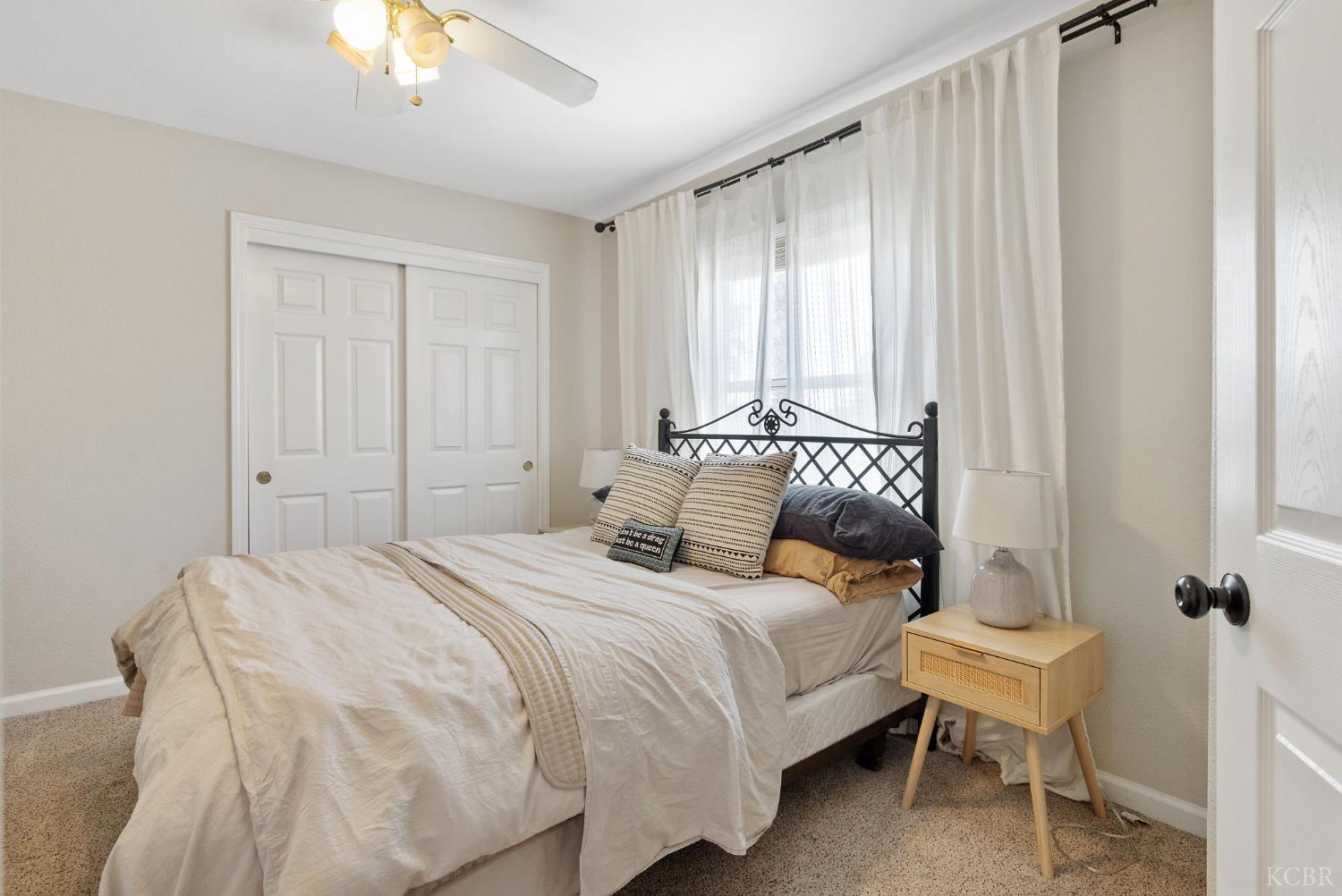 1007 W Saffron St, Hanford, CA 93230