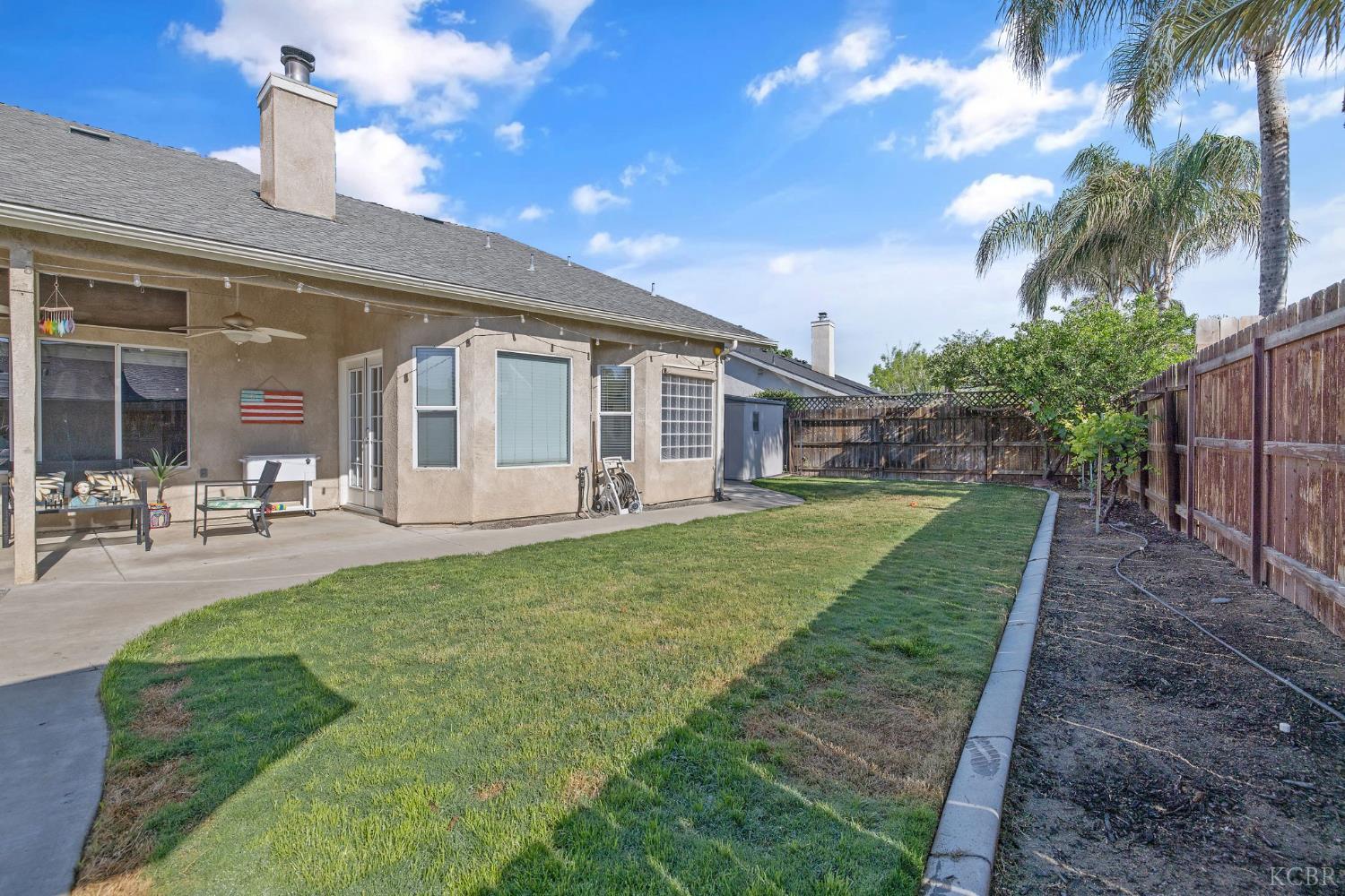 1007 W Saffron St, Hanford, CA 93230