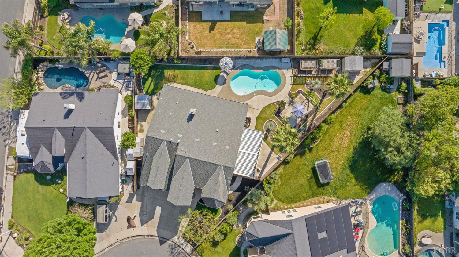 1007 W Saffron St, Hanford, CA 93230