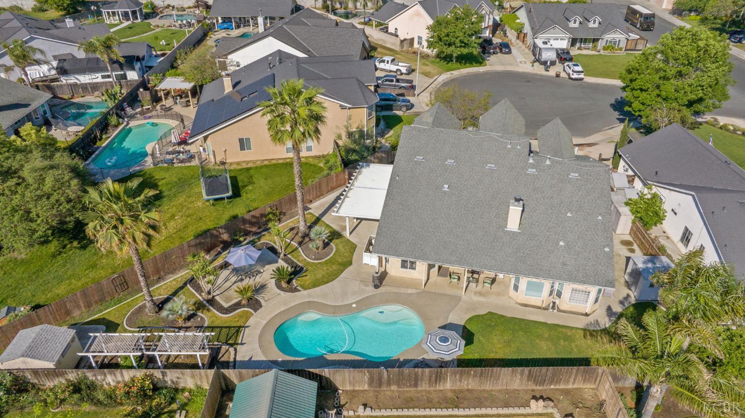 1007 W Saffron St, Hanford, CA 93230