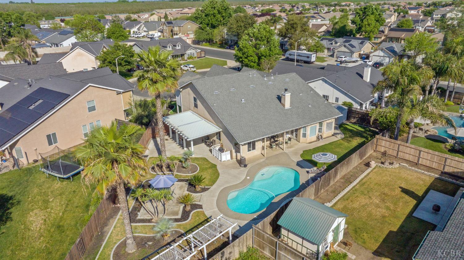 1007 W Saffron St, Hanford, CA 93230