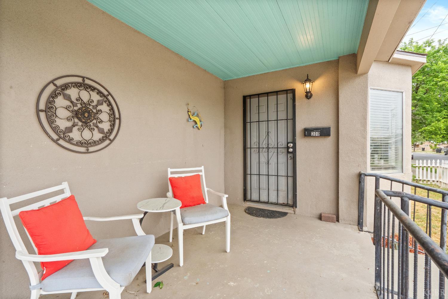 300 E Ivy St, Hanford, CA 93230