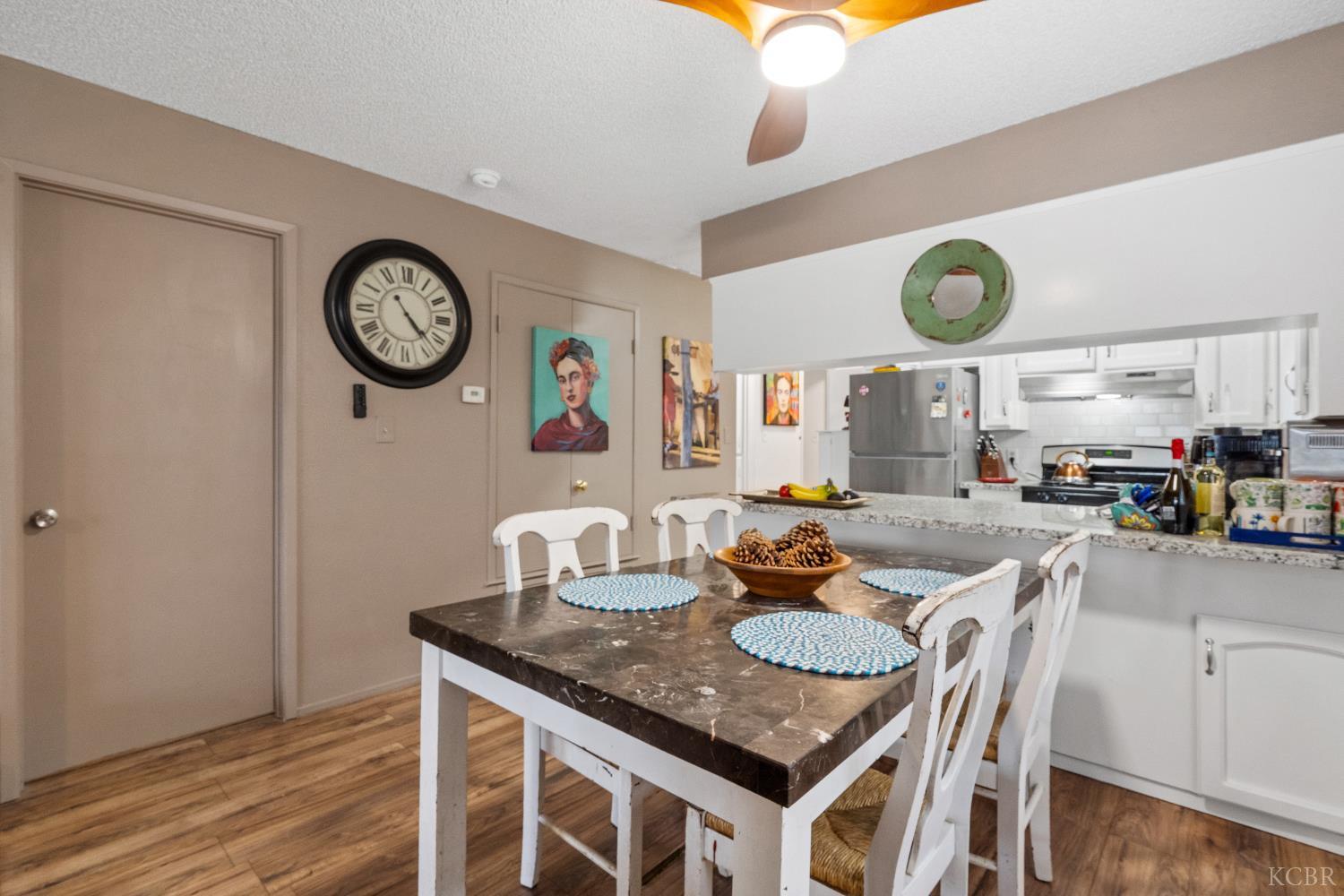 300 E Ivy St, Hanford, CA 93230