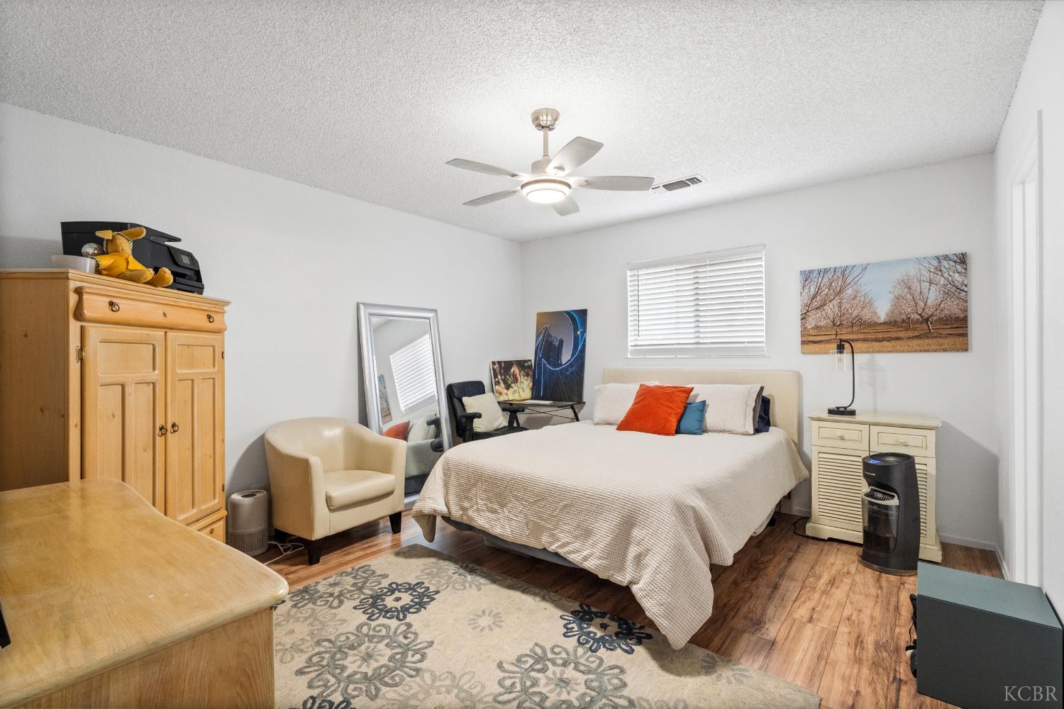 300 E Ivy St, Hanford, CA 93230