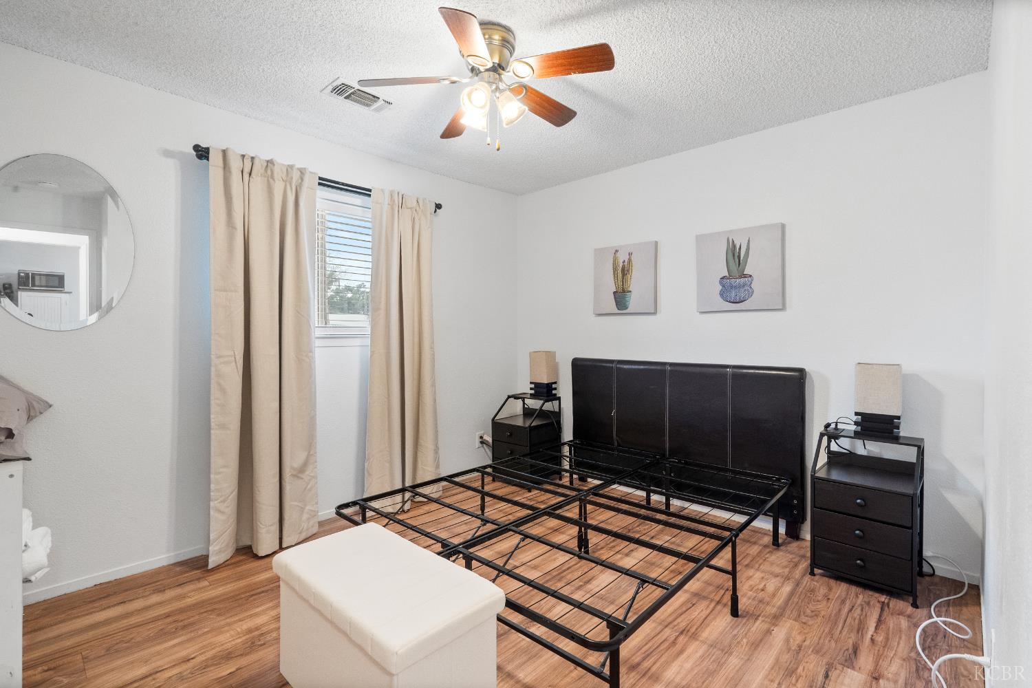 300 E Ivy St, Hanford, CA 93230