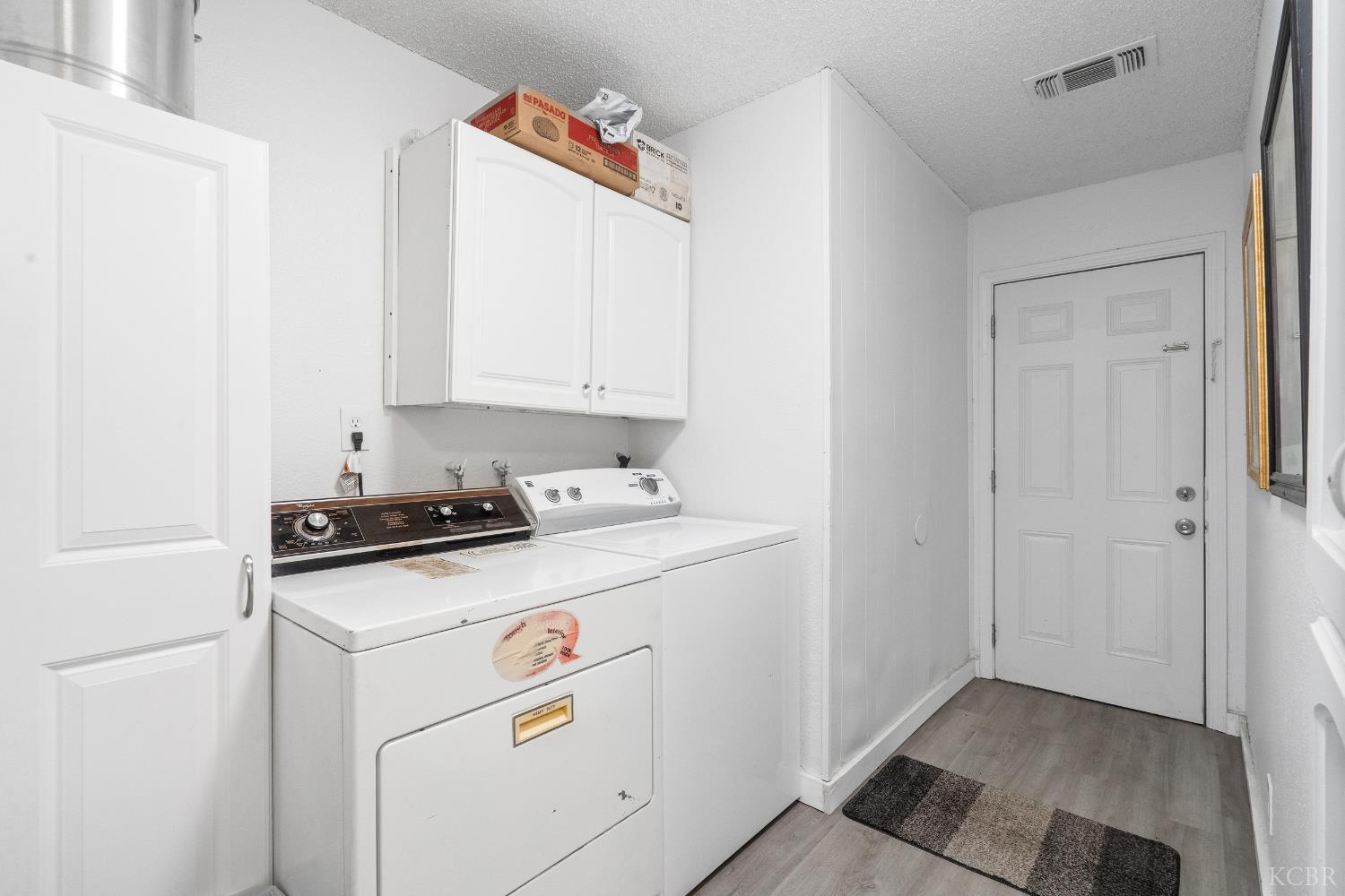 300 E Ivy St, Hanford, CA 93230