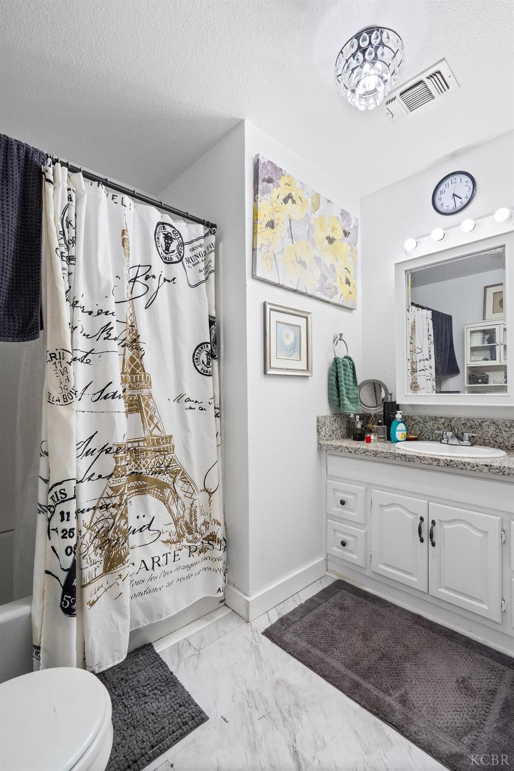 300 E Ivy St, Hanford, CA 93230