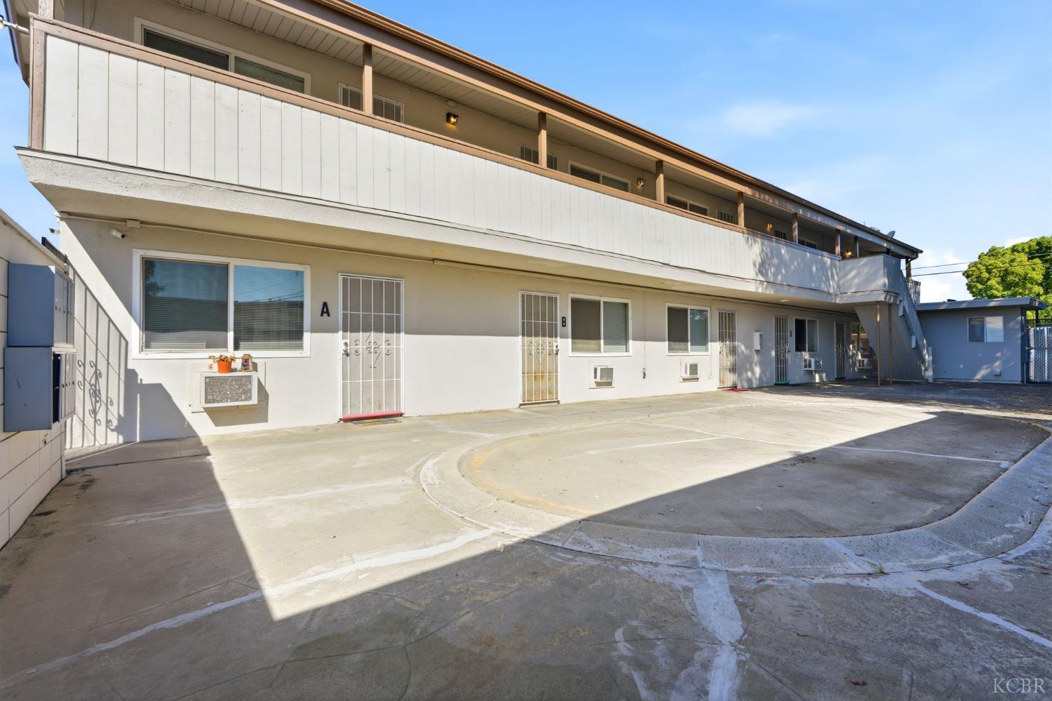 404 Central Ave, Hanford, CA 93230