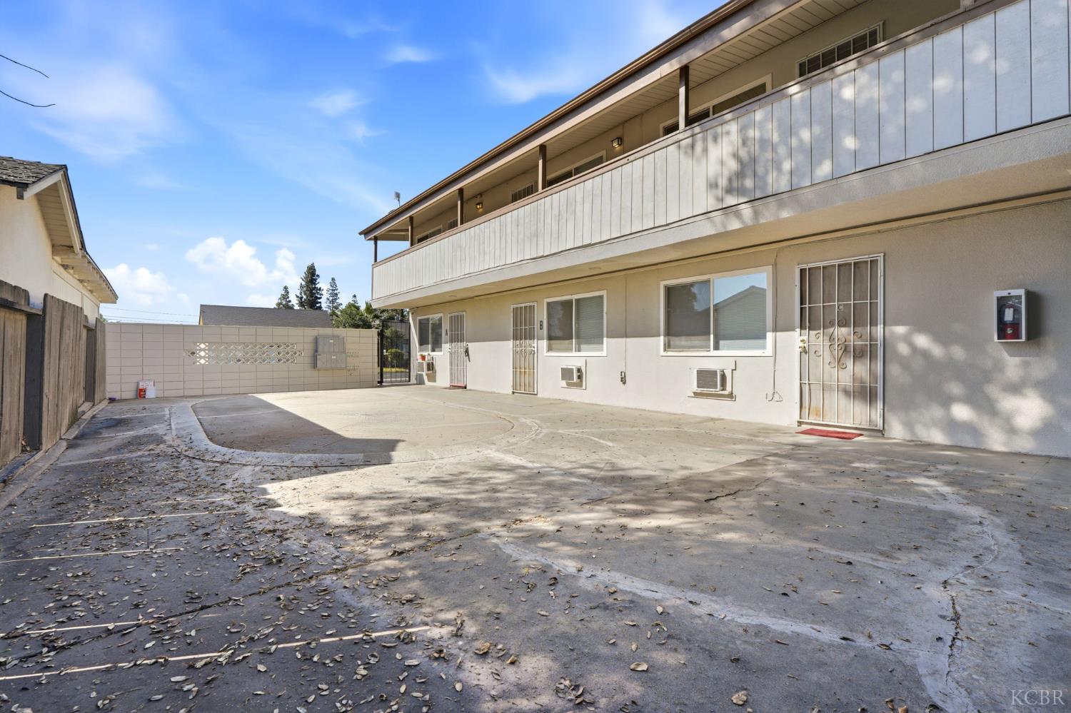 404 Central Ave, Hanford, CA 93230