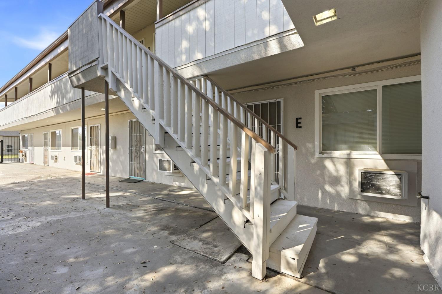 404 Central Ave, Hanford, CA 93230