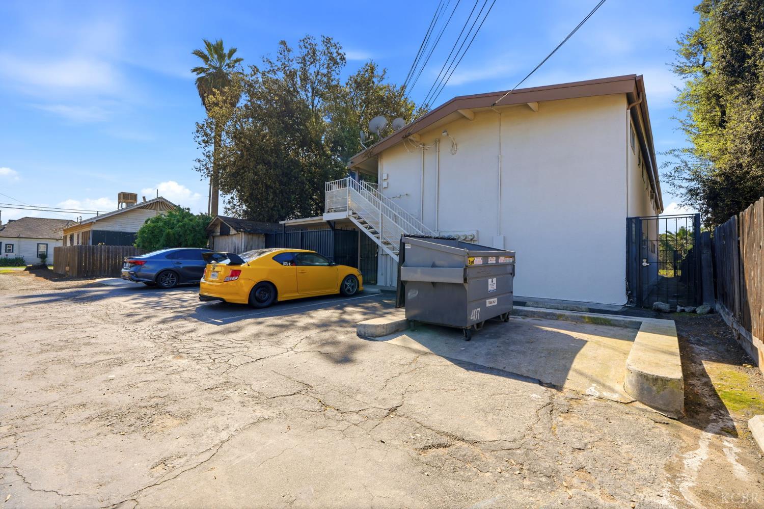 404 Central Ave, Hanford, CA 93230