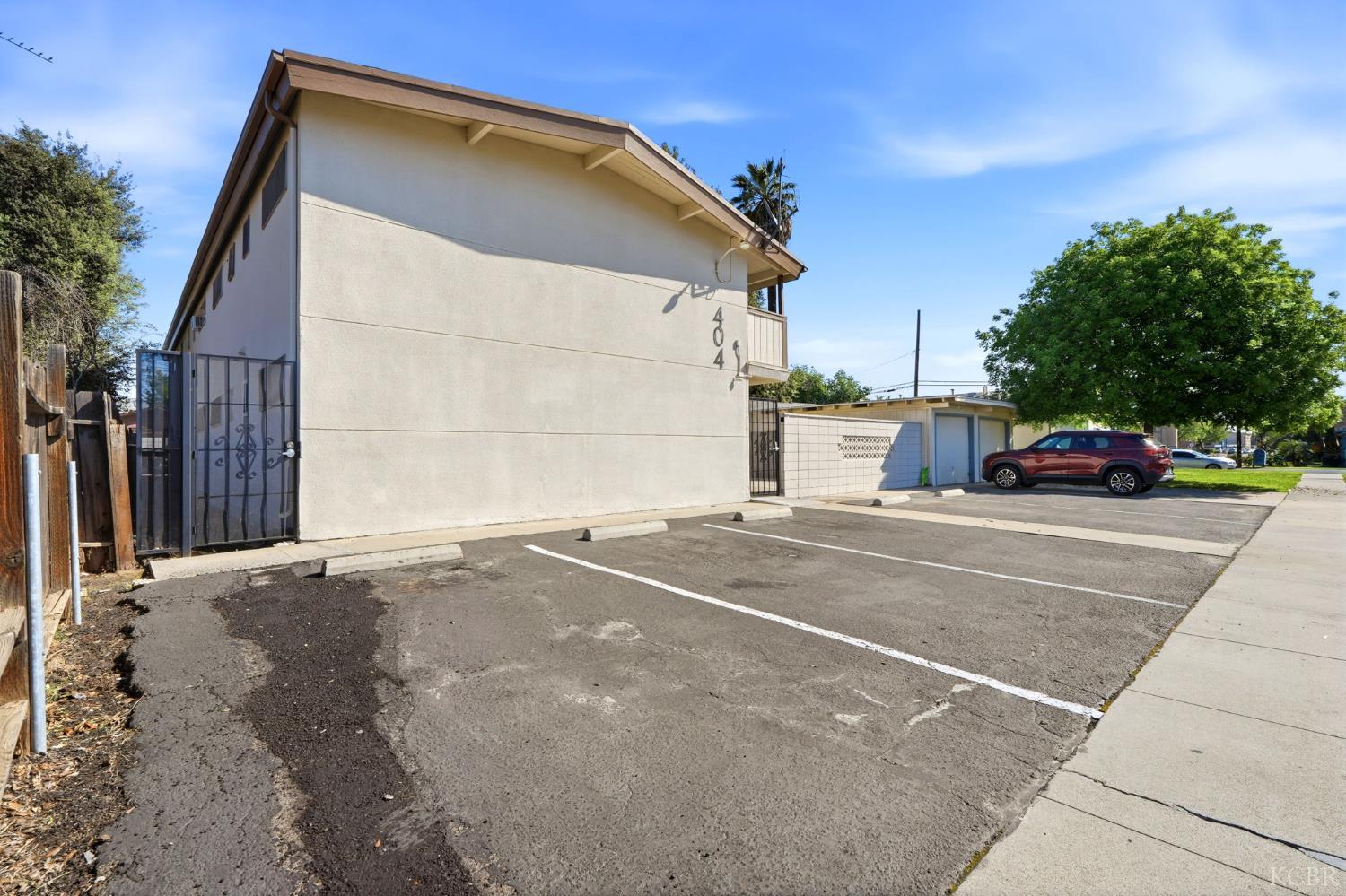 404 Central Ave, Hanford, CA 93230