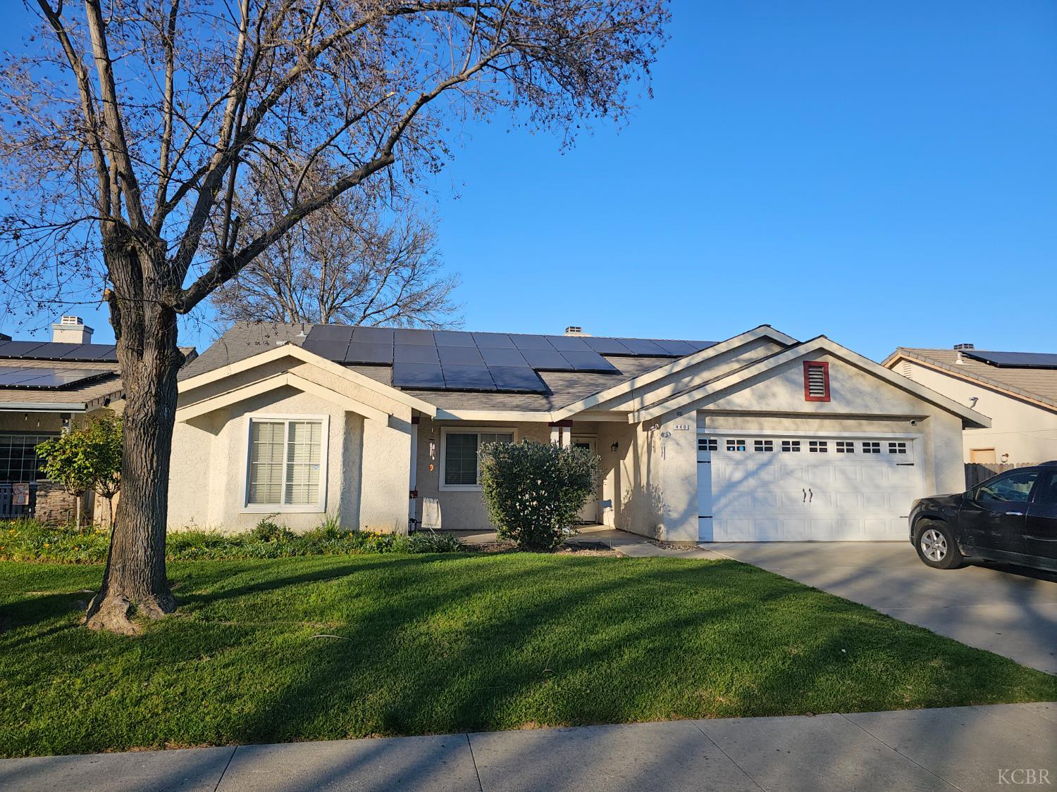 440 Pepper Dr, Hanford, CA 93230