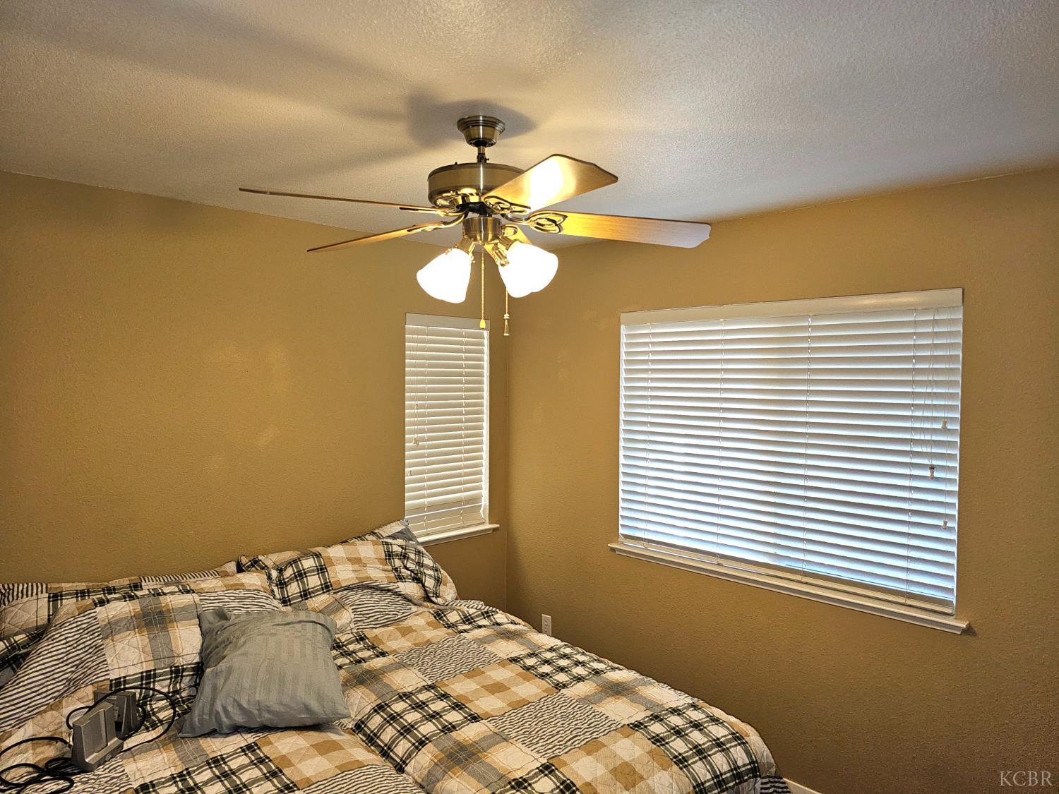 440 Pepper Dr, Hanford, CA 93230