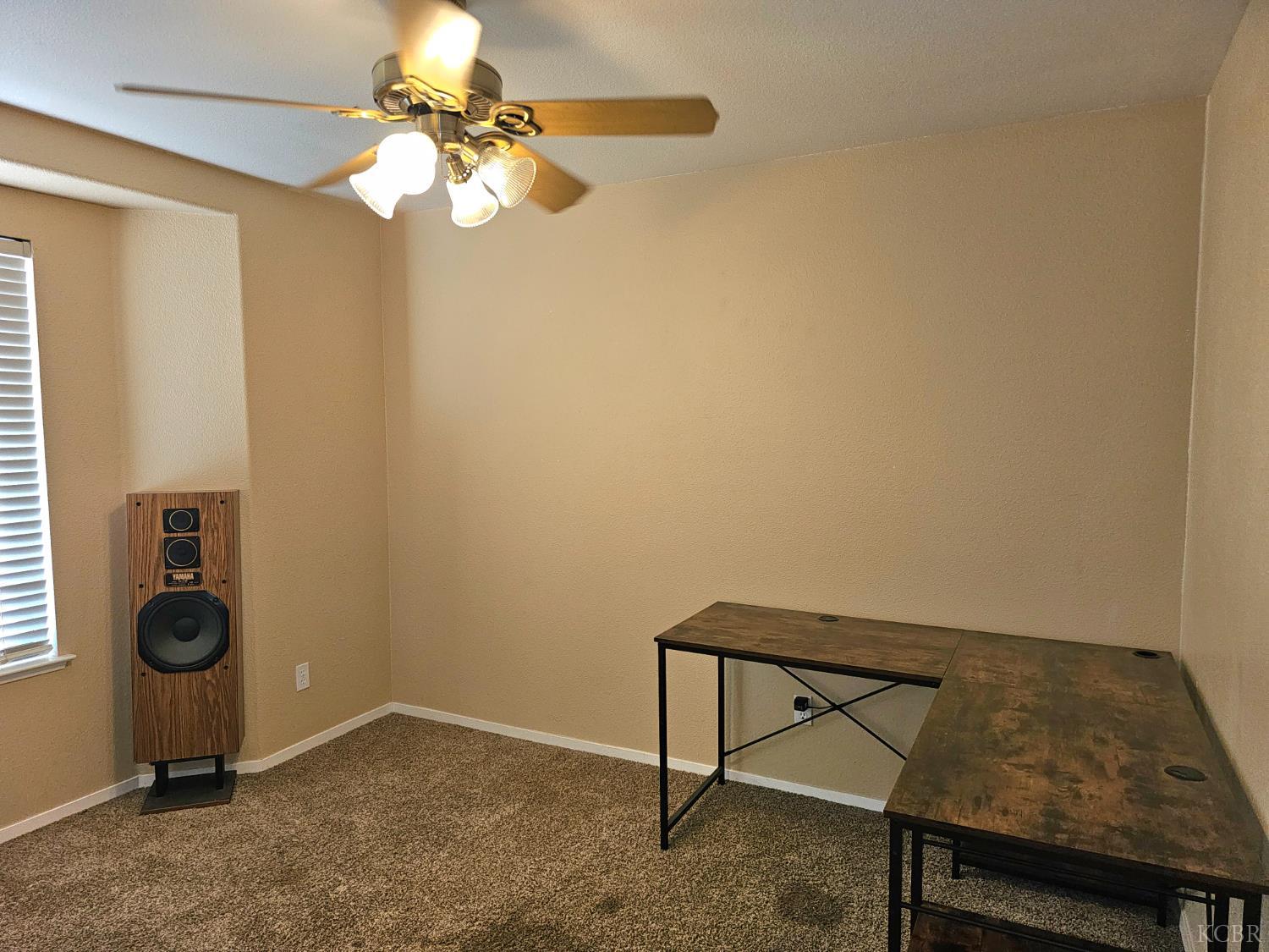 440 Pepper Dr, Hanford, CA 93230