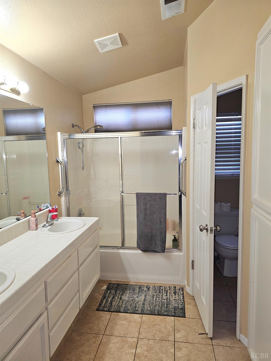 440 Pepper Dr, Hanford, CA 93230