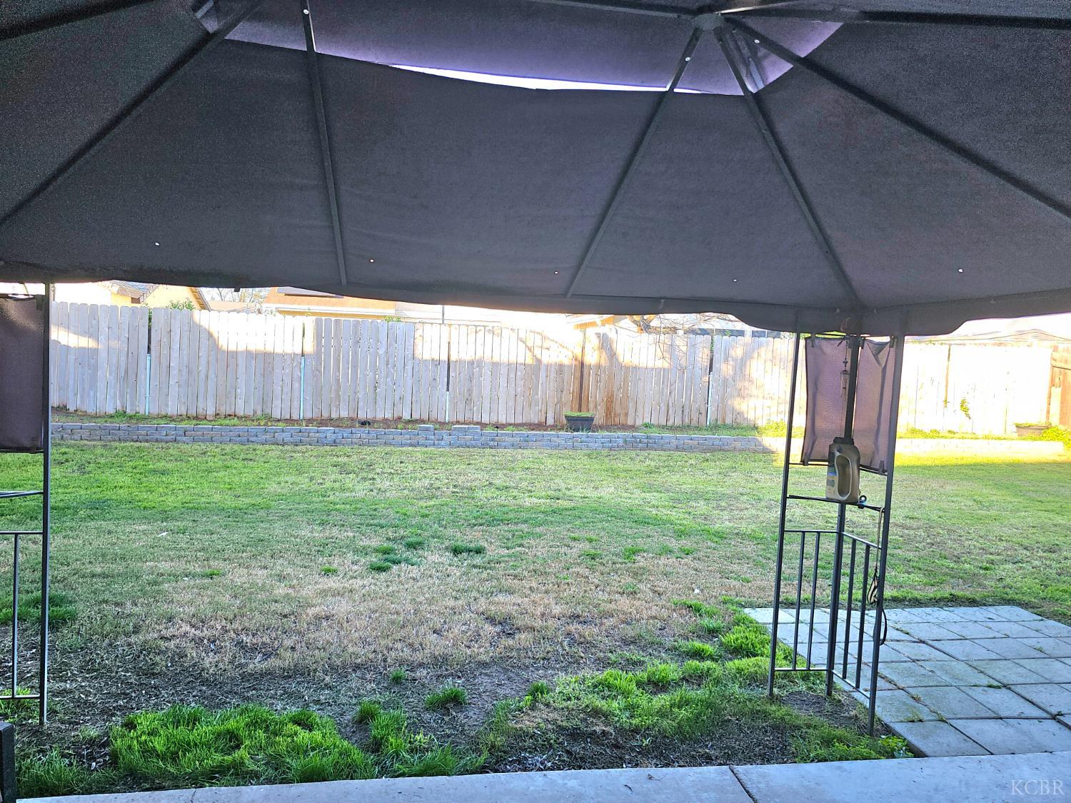 440 Pepper Dr, Hanford, CA 93230