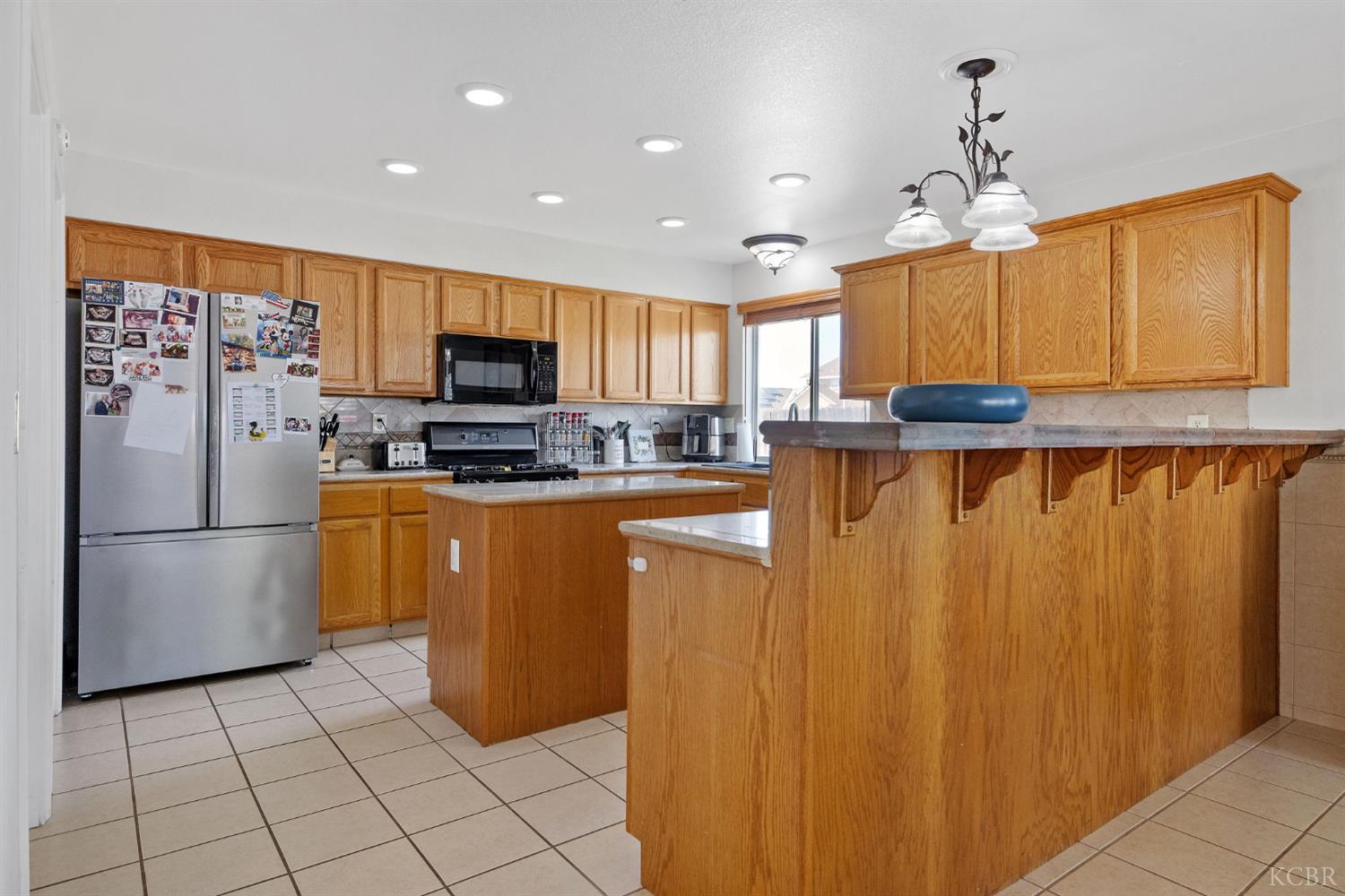 644 Contenta Ct, Lemoore, CA 93245