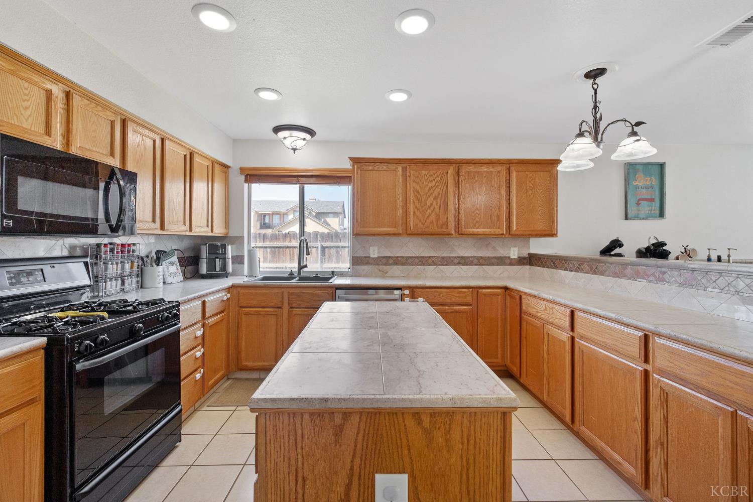 644 Contenta Ct, Lemoore, CA 93245