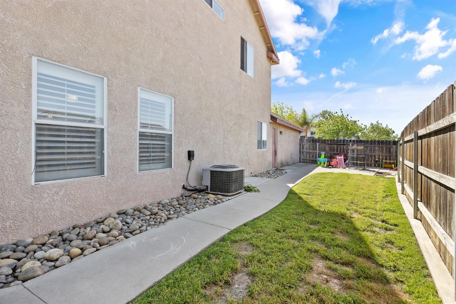 644 Contenta Ct, Lemoore, CA 93245