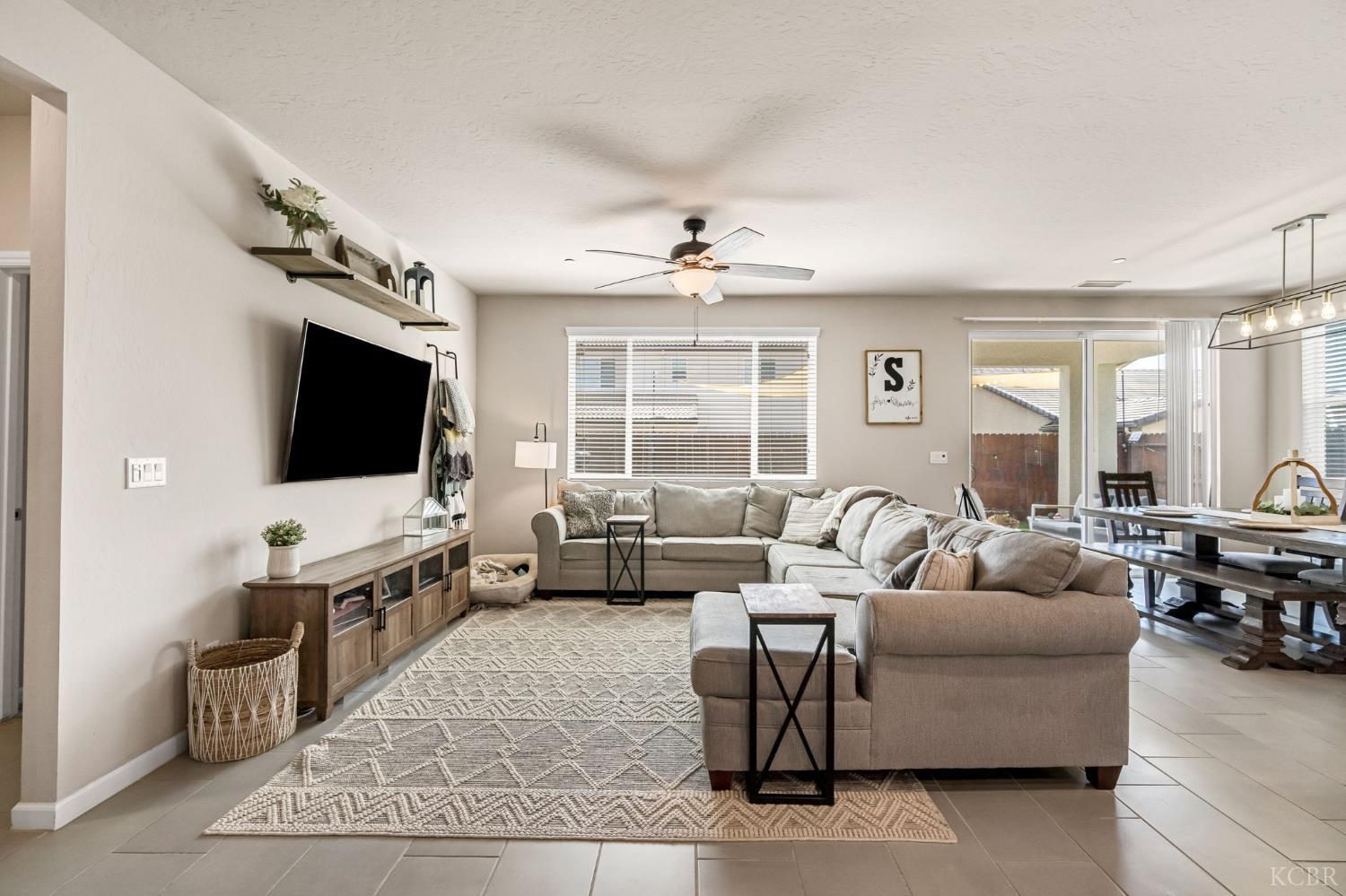 4158 Buckingham, Clovis, CA 93619