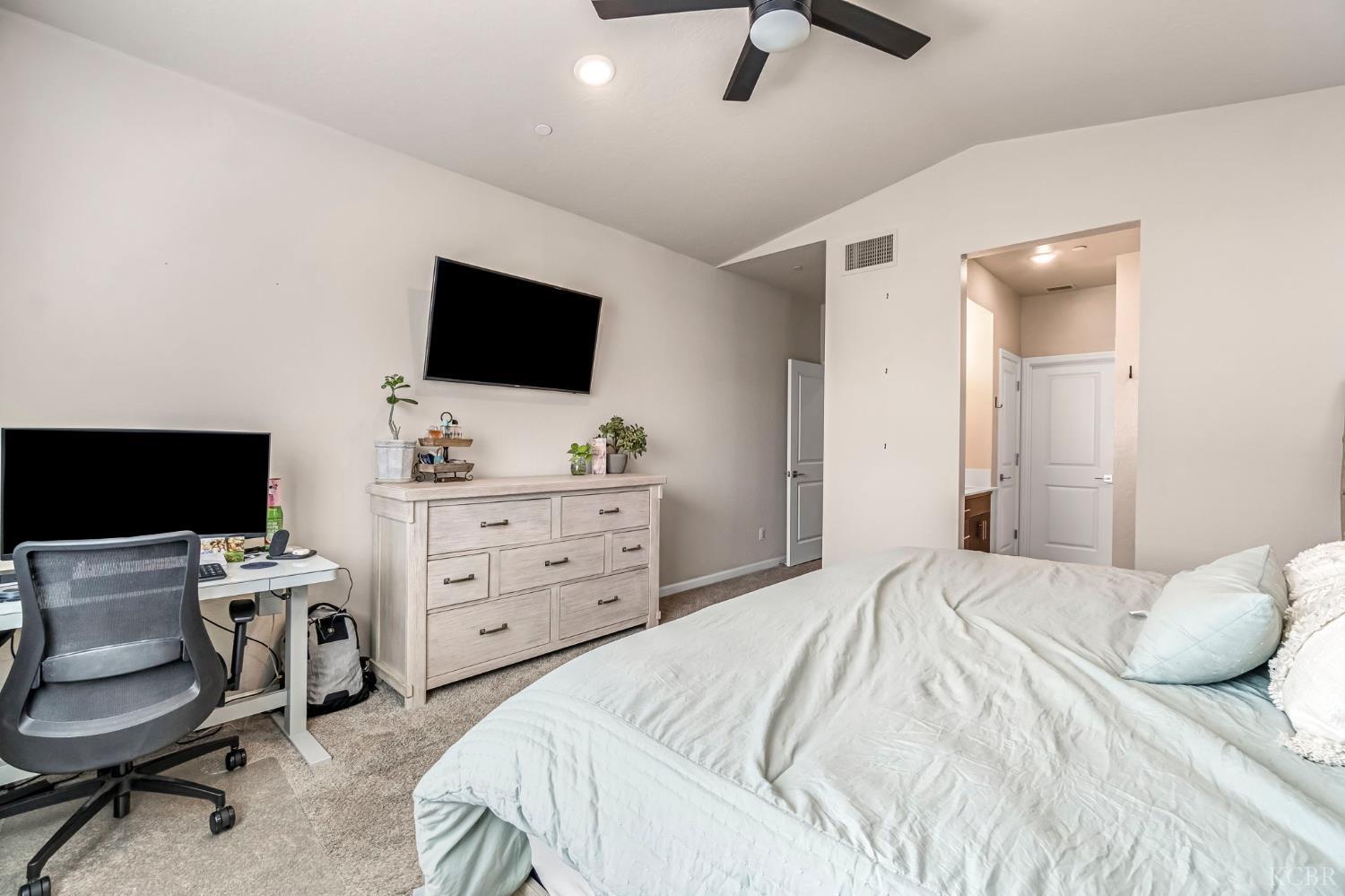 4158 Buckingham, Clovis, CA 93619