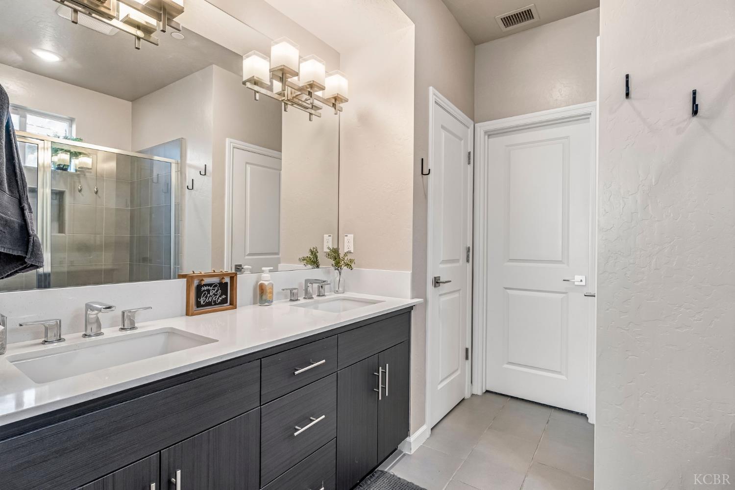 4158 Buckingham, Clovis, CA 93619