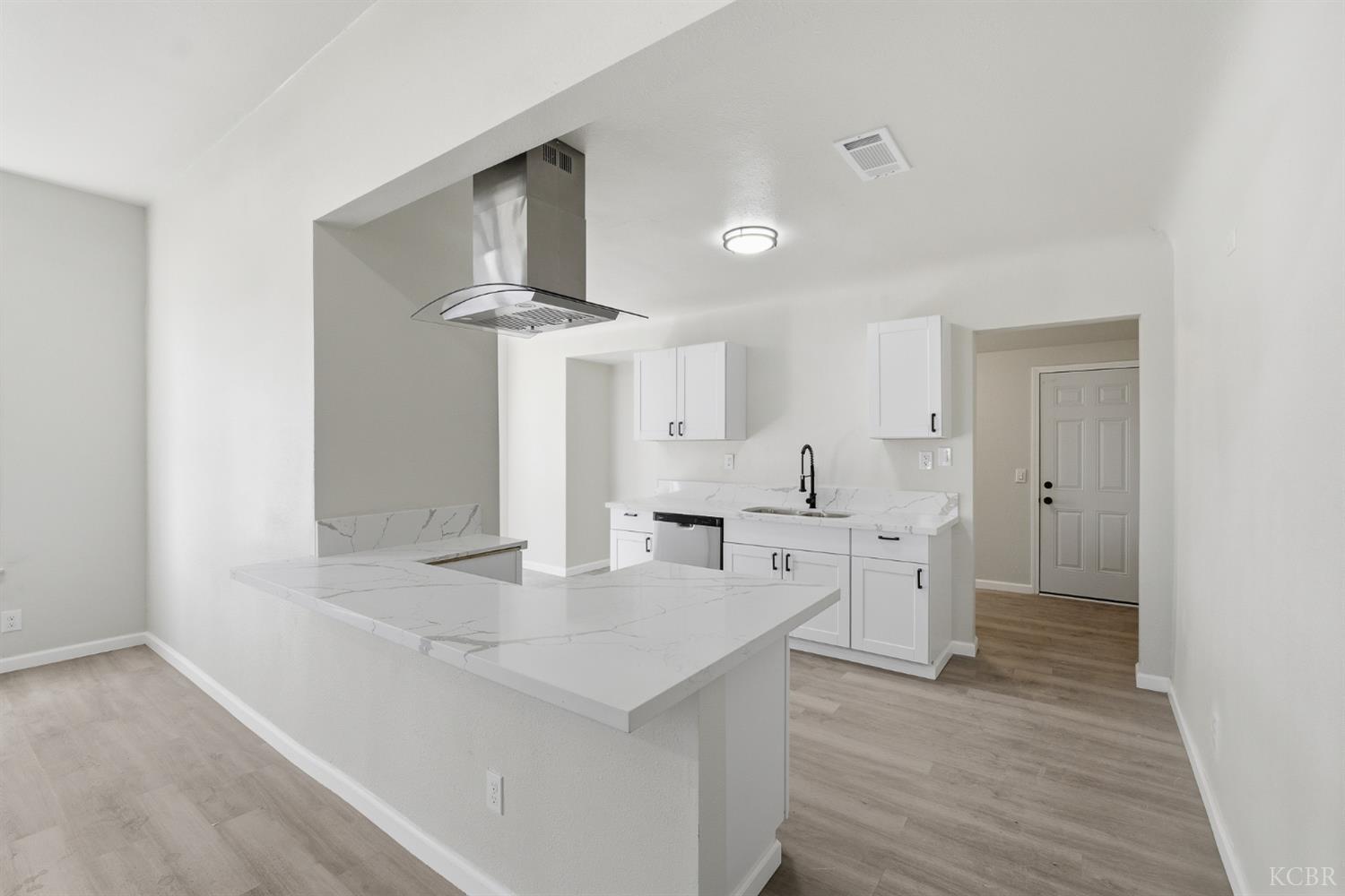 121 E Elm St E, Hanford, CA 93230