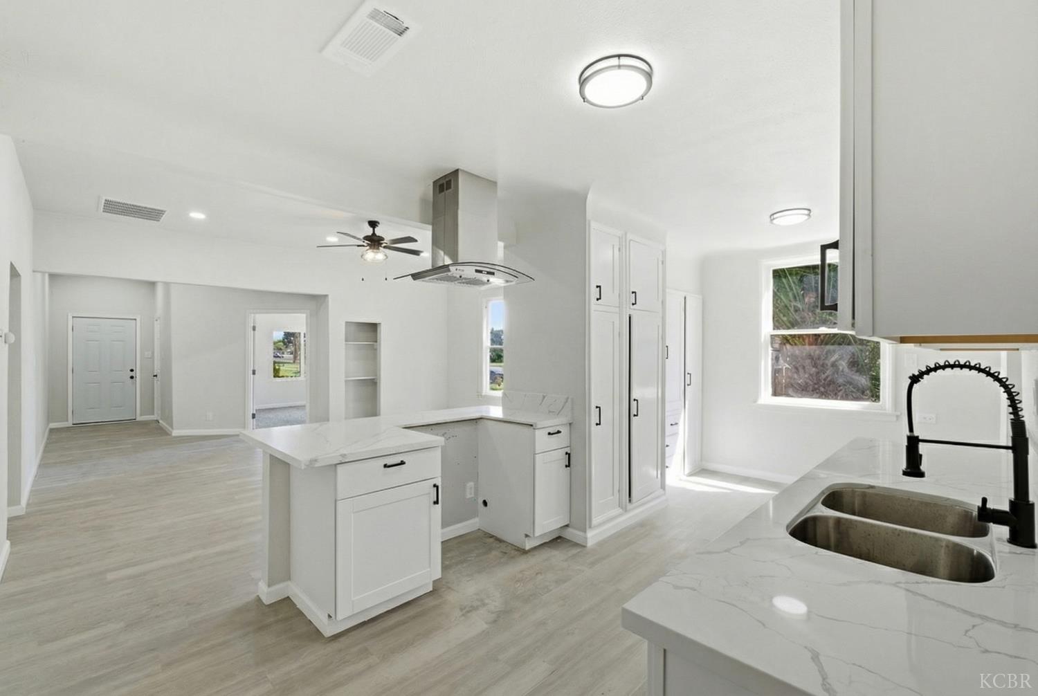 121 E Elm St E, Hanford, CA 93230