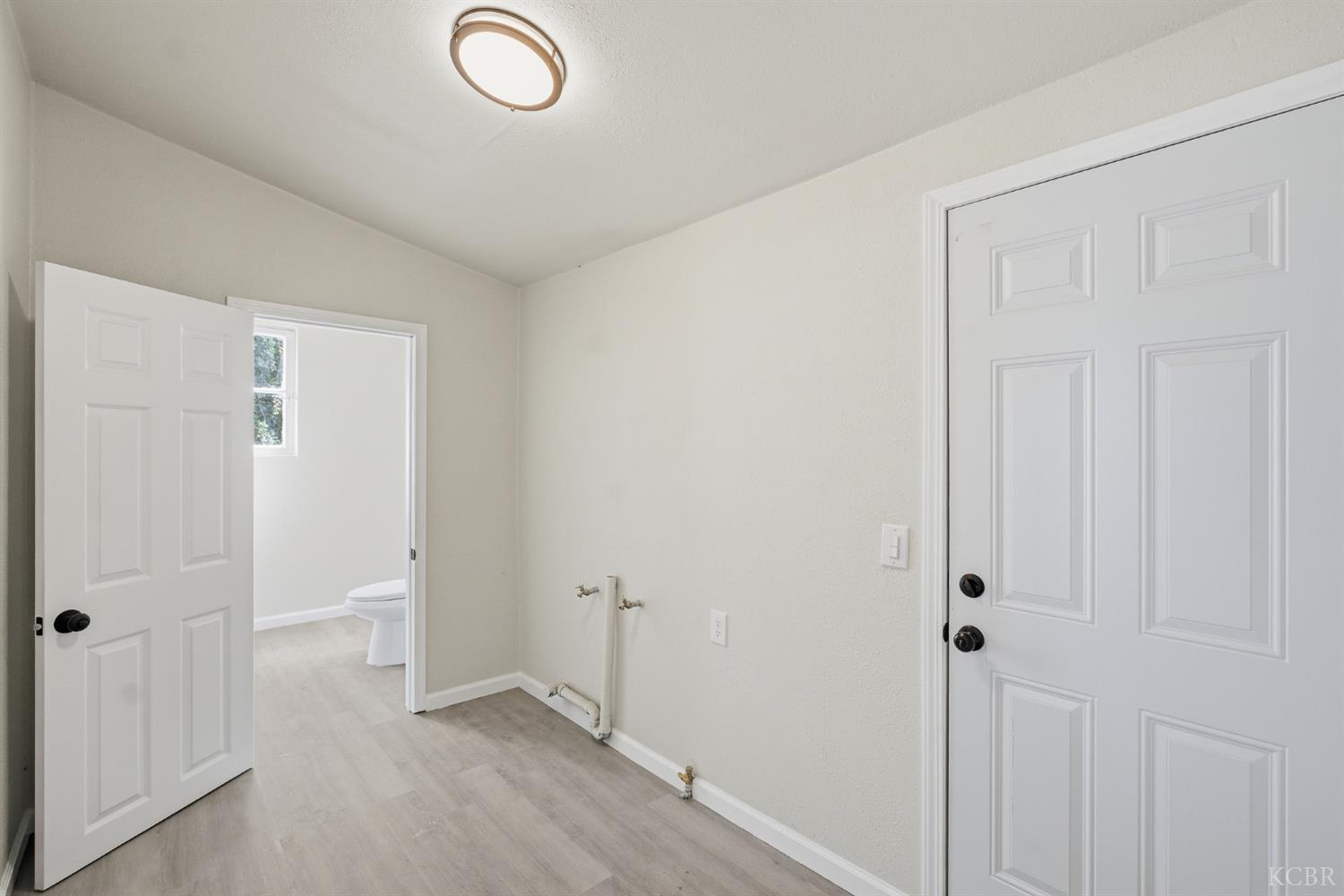 121 E Elm St E, Hanford, CA 93230